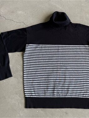 DKNY / Striped Turtleneck Sweater / Black Silver
